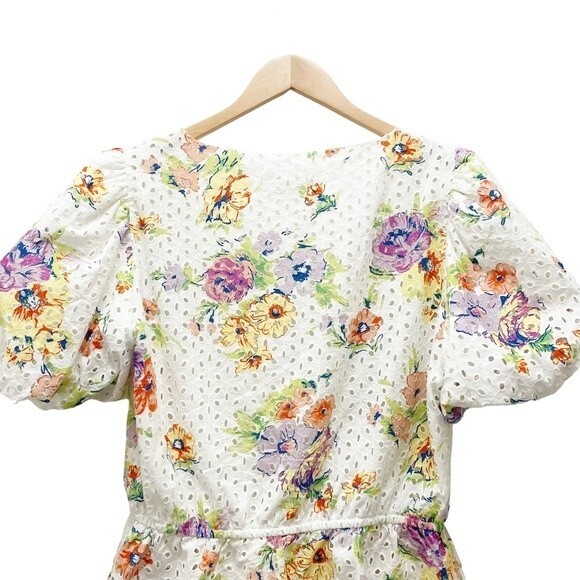 Wayf Top Floral Eyelet Wrap Front Puff Sleeve Cream Blouse Women’s Size Medium - Picture 5 of 10